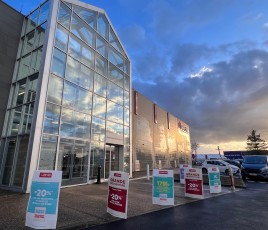 Lapeyre, magasin de Gournay-sur-Marne (93).