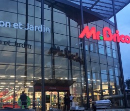 Mr.Bricolage, magasin d'Abidjan (Côte-d'Ivoire).