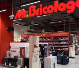 Entrée d'un magasin Mr.Bricolage.