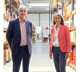 Thierry Carle (nouveau DG de Protecthoms) aux côtés de Marie-Pierre Marchand (présidente de Protecthoms).
