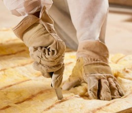 Travaux d'isolation dans les combles.