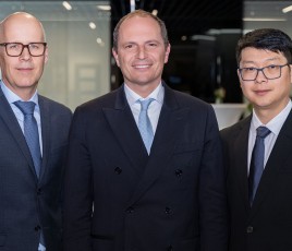 Midea rachat Arbonia Climate MBT Climate Clivet À partir de la gauche : Alexander Kais (Senior Vice President), Stefano Bellò (President) et Kobe Peng (Vice President).