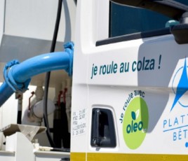 Camion roulant au colza français chez Plattzard (groupe Samse).