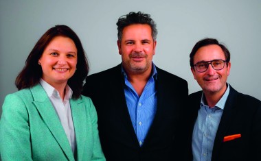 De g. à dr. : Valérie Gagliardi (DG de LiTT), Julien Monteiro (PDG de SIG France) et Nicolas Balland (DG de Lariviere).