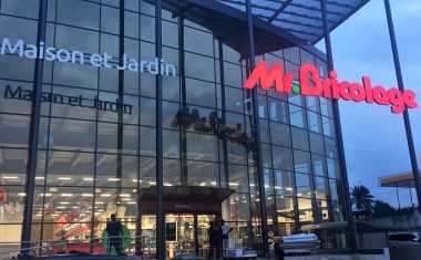 Mr.Bricolage, magasin d'Abidjan (Côte-d'Ivoire).