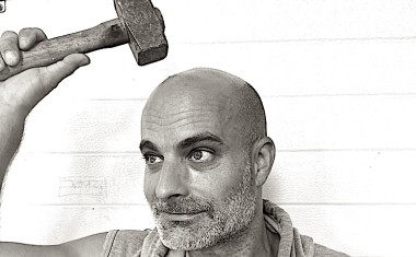 Stéphane Aria se casse la tête