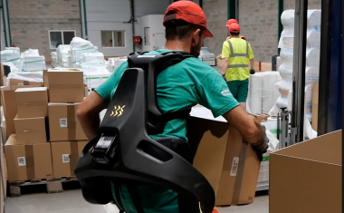 Chausson Matériaux et exosquellete à la plateforme logistique de Lavaur (Tarn).