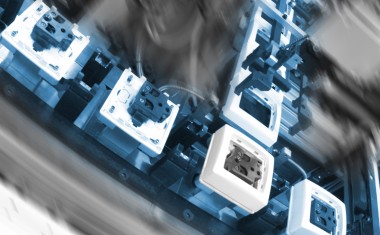 Production d'interrupteurs chez Legrand.