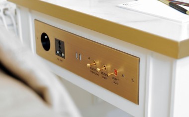 Meljac appareillage électrique tête de lit hôtel Meurice