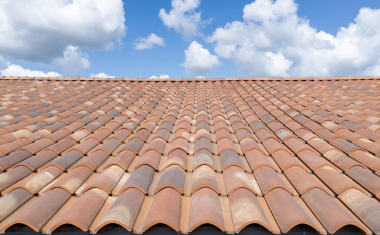 Terreal tuile terre cuite canal, groupe Wienerberger.