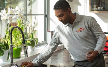 Dépannage d'un technicien Carglass Maison.