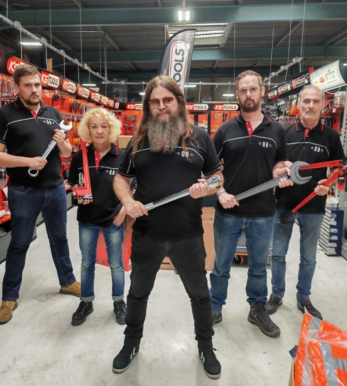 Team de la Quincaillerie Boissonnade à Wissous (91).