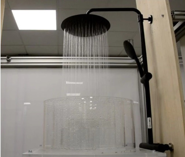 Laboratoire tests produits de Kingfisher France, dans le Nord.