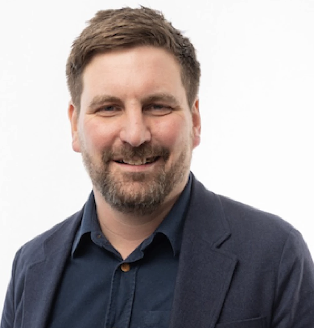 Allistair Baird assure la direction des projets technologiques et informatiques par intérim.